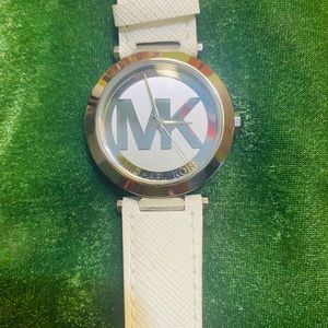 Silver and white Michael KORS watch 💕